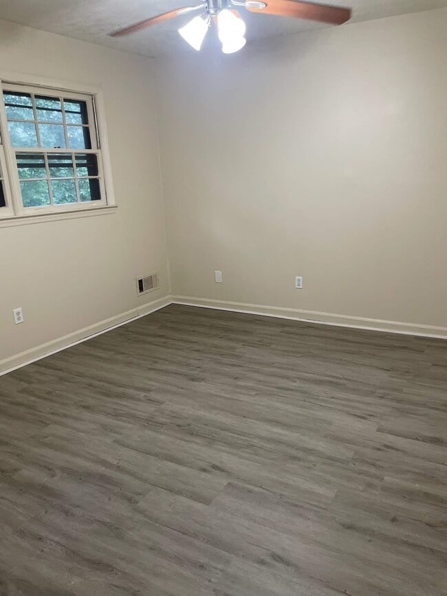 Building Photo - 4522 Montclair Dr