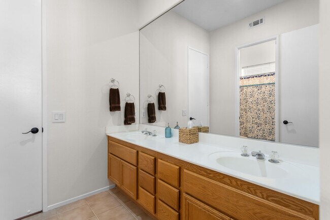 Building Photo - 74629 Lavender Way