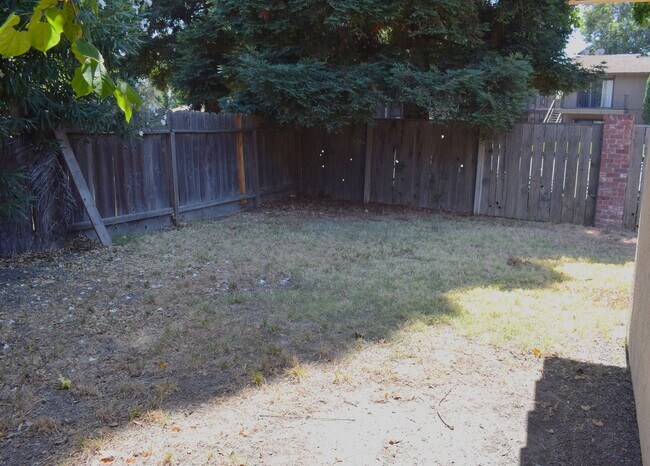 Building Photo - 5606 Passero Way