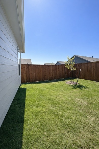 Backyard - 3013 Campeiro Ave