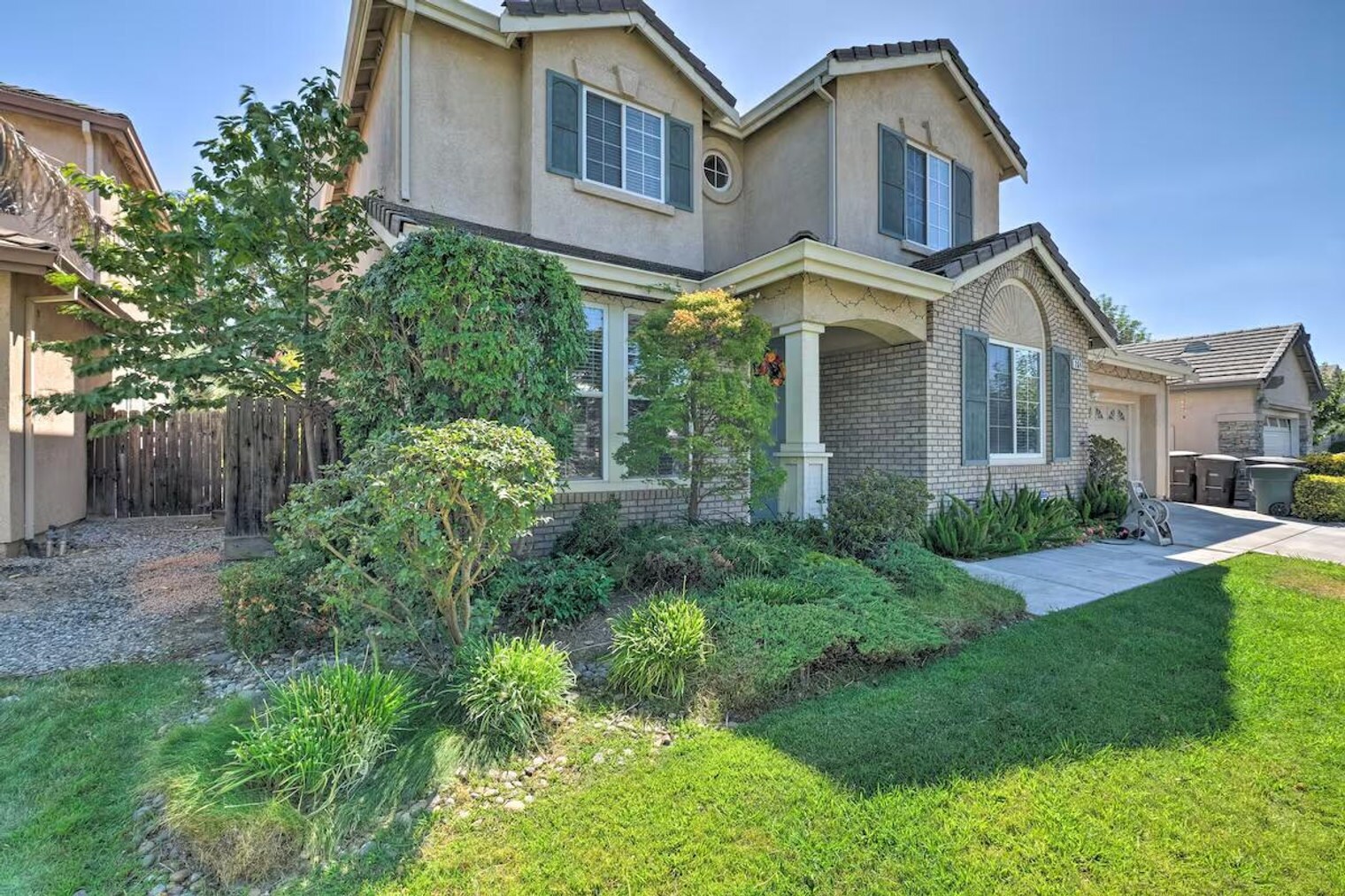 Building Photo - 264 Ridgeview Dr