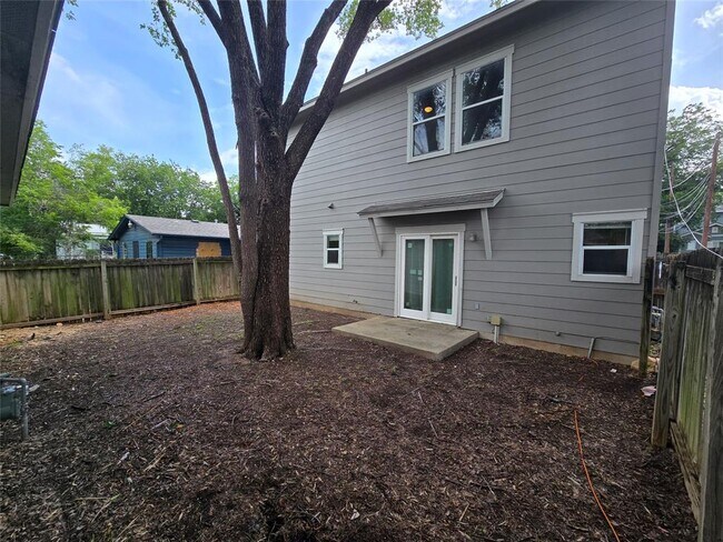 Building Photo - 1604 Singleton Ave