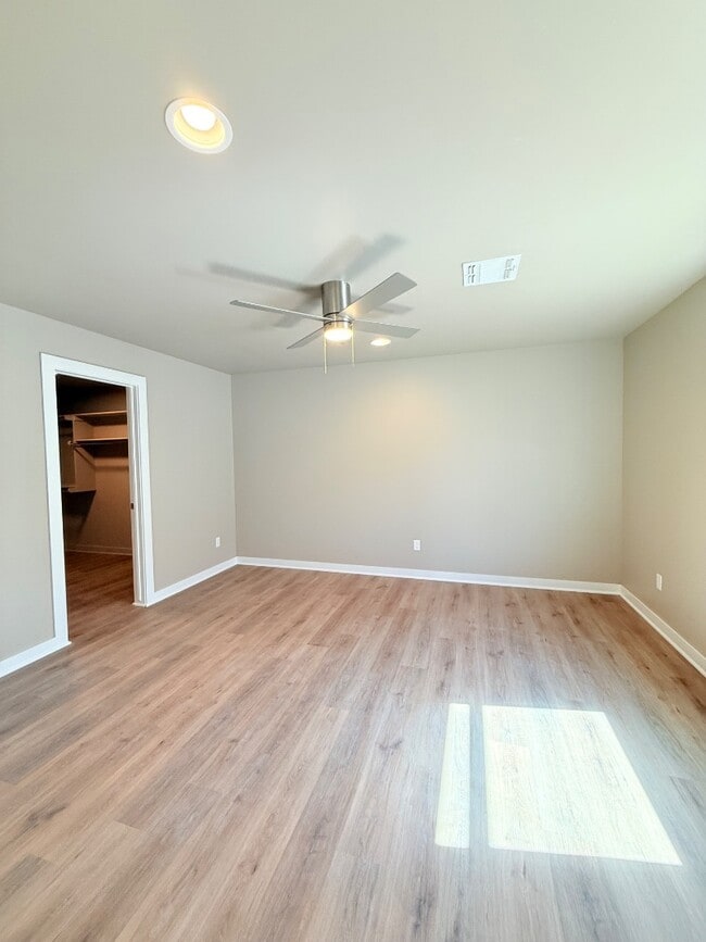 Building Photo - 520 Nabi Dr