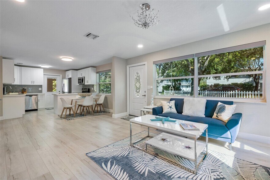 Building Photo - 1634 NE 3rd Ave