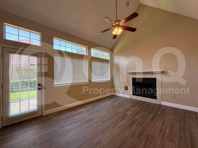 Building Photo - 304 Dakota Trail