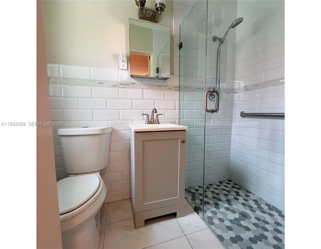 Building Photo - 1032 Obispo Ave