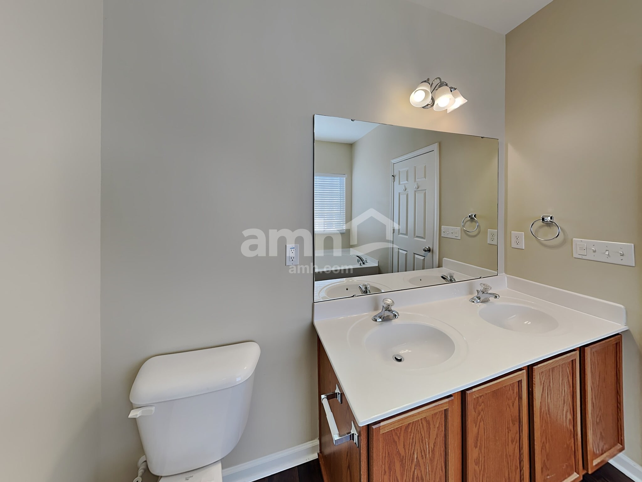 Building Photo - 1026 Skillbeck Rd