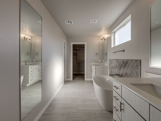 Building Photo - 508 NW 176th Terrace