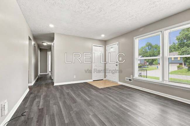 Building Photo - 9410 Michael Edward Dr
