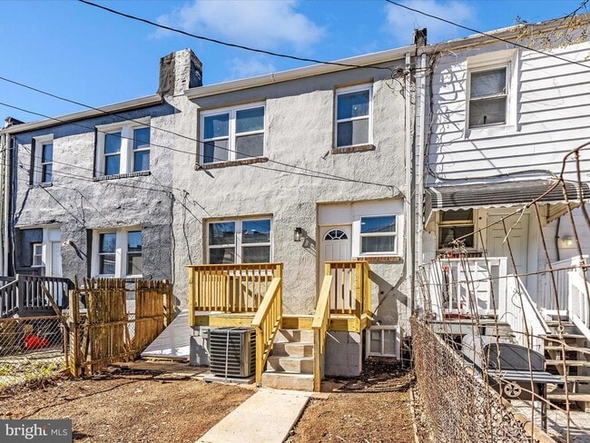 Building Photo - 5443 Jonquil Ave