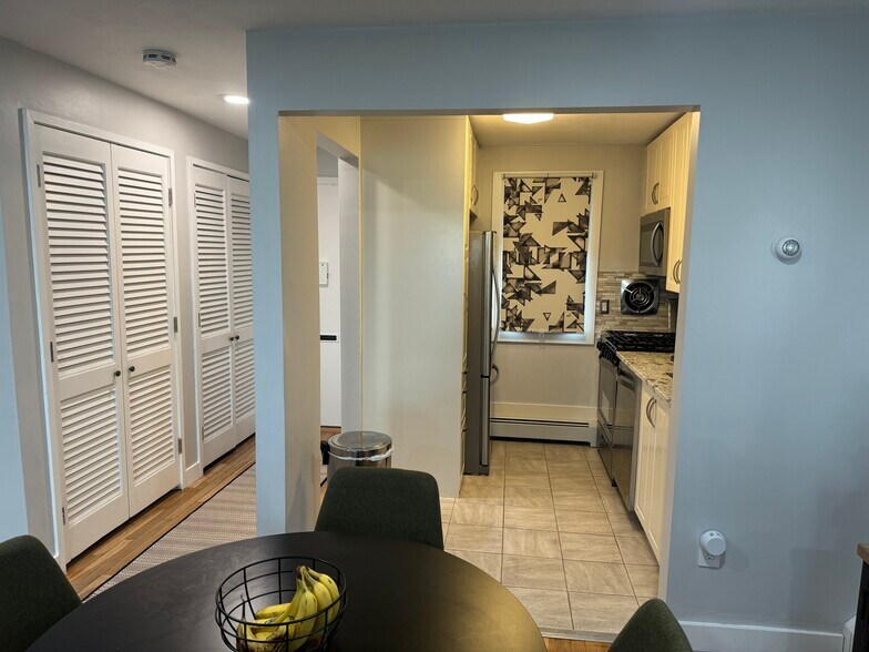 Building Photo - 315 Neponset St