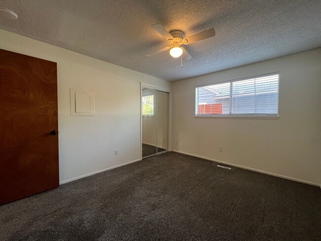 Building Photo - Two bedroom apartment | Available End of March