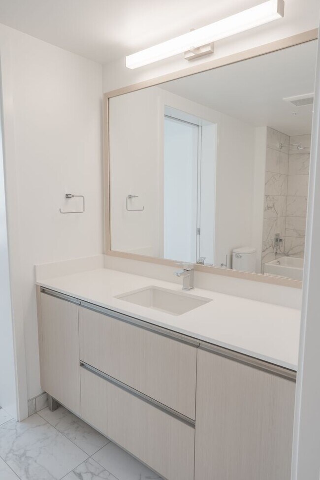 Building Photo - 2bd/2ba Seattle Condo