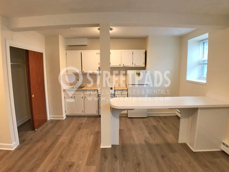 Building Photo - 160 N Beacon St