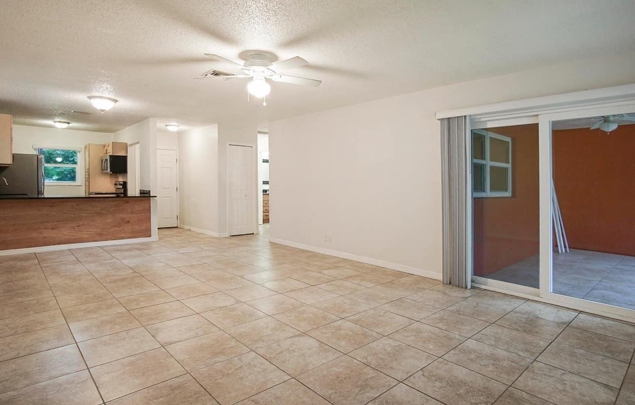 Building Photo - 2134 NE Pelican Ter