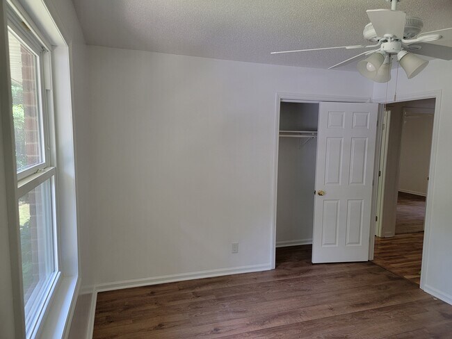 Building Photo - 1101 Lily Pad Ln