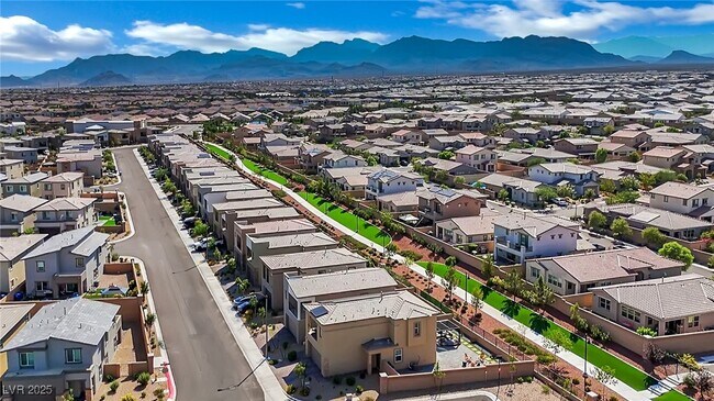 Building Photo - 8907 Roadrunner Ravine St