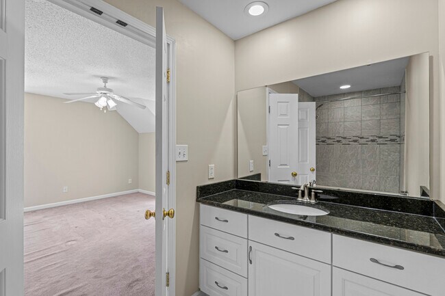 Building Photo - 118 Saddle Chase Ln