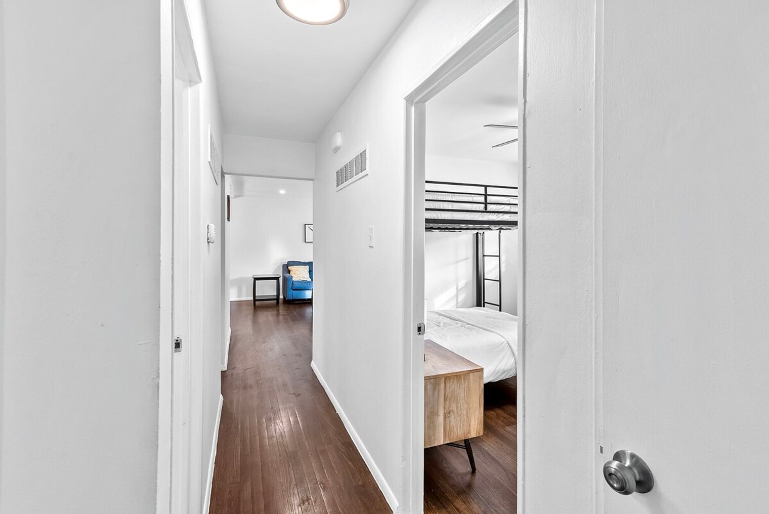 Building Photo - 813 Riderwood Dr