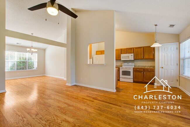 Building Photo - 454 Hainesworth Dr