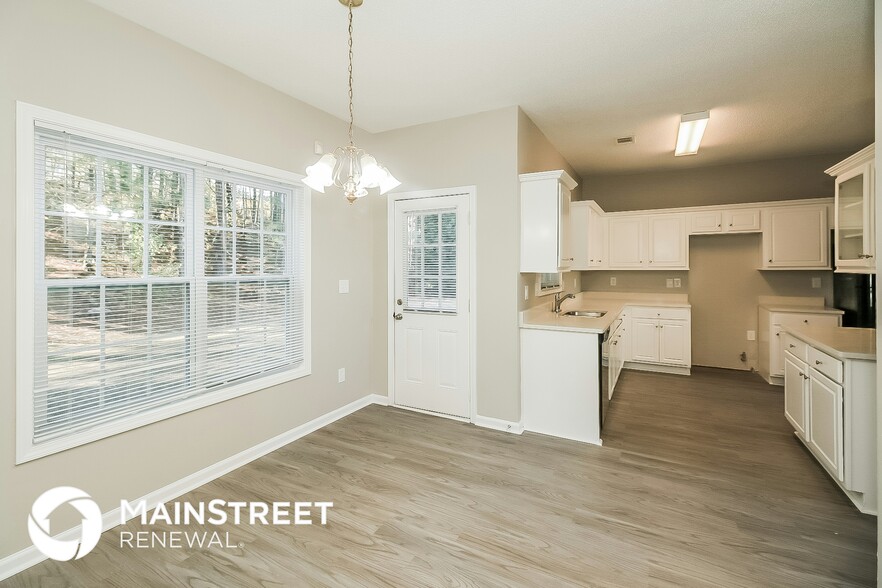 Building Photo - 8133 Green Garden Dr