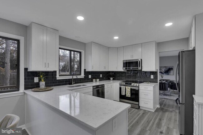 Building Photo - 10422 Woodbury Woods Ct