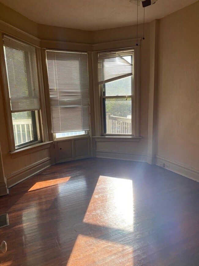 Building Photo - 4451 Pershing Ave