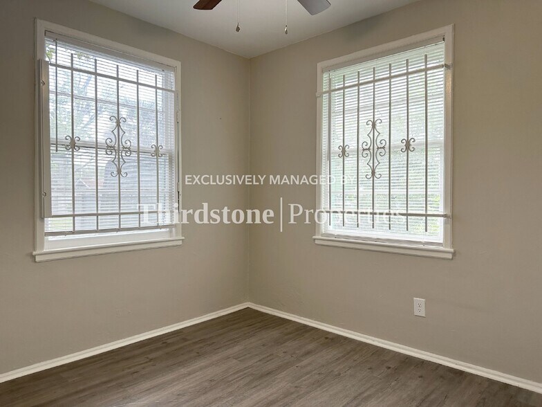 Building Photo - 435 Springfield Ct N