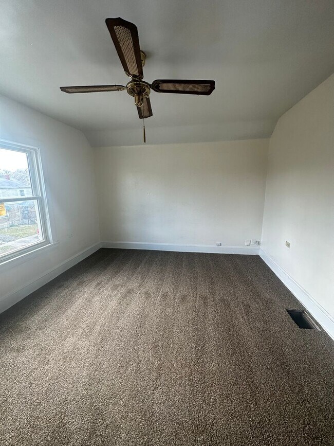 Building Photo - 3bd Single Cash Pay/Section 8