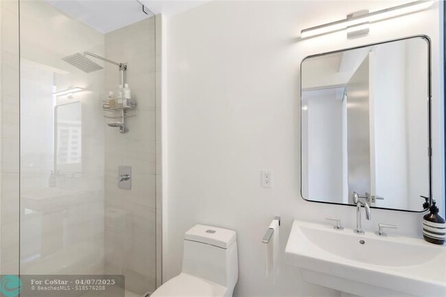 Building Photo - 2200 N Ocean Blvd
