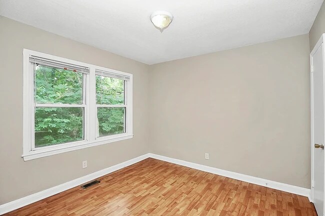 Building Photo - 2401 Celia Ave
