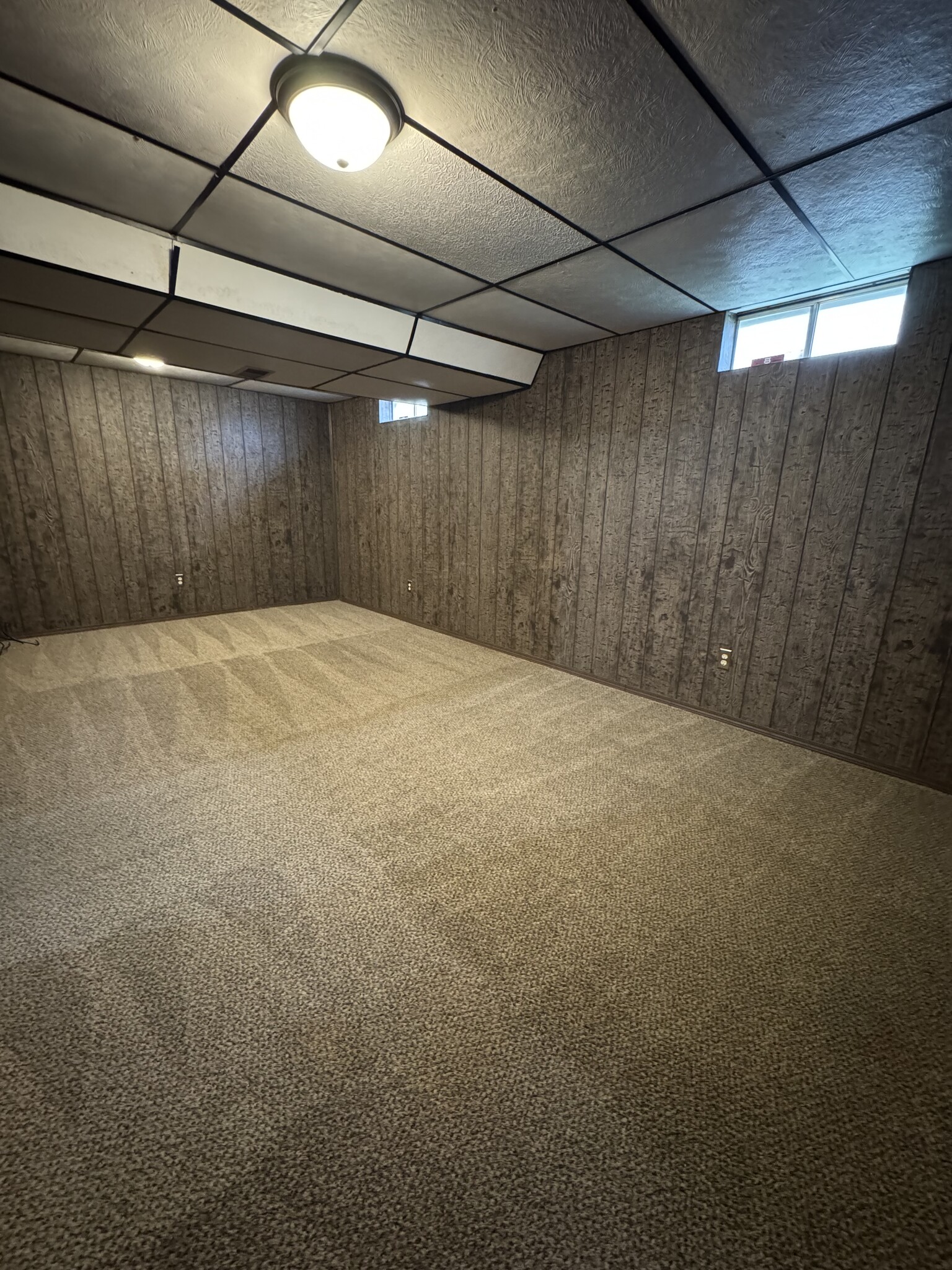 Building Photo - 674 W 64th St