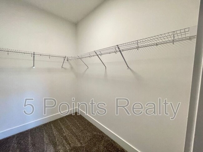 Building Photo - 934 Governor's Ct.