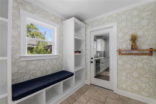 Building Photo - 1134 Knott St SE