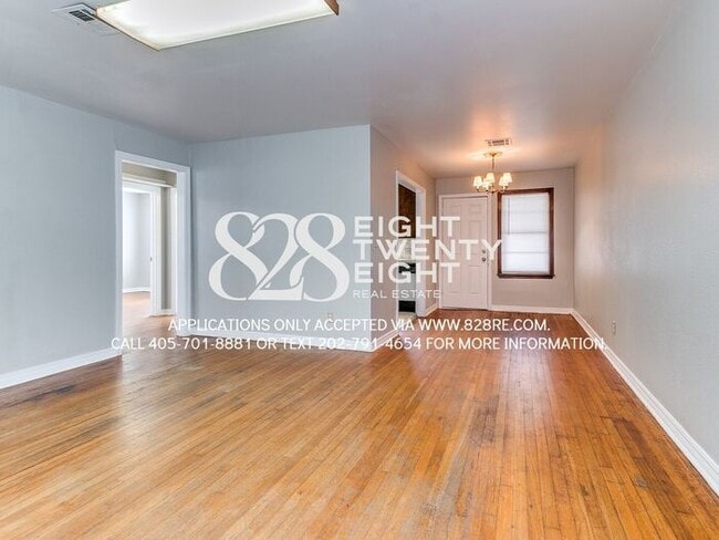 Building Photo - Cozy 2 Bed/1 Bath Single Family Brick Home...
