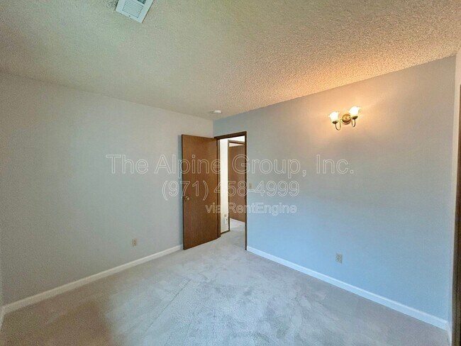 Building Photo - 5462 SW Murray Blvd