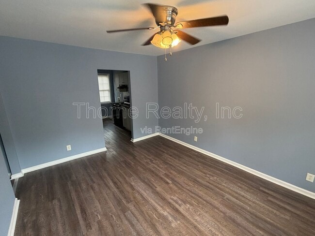 Building Photo - 704 Pinehaven Dr