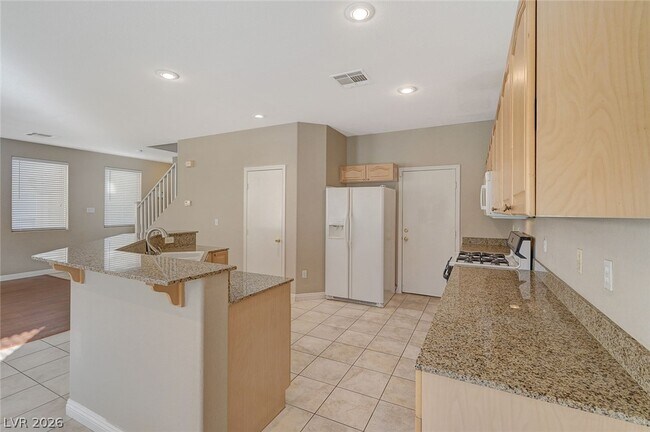 Building Photo - 121 Standing Stone St