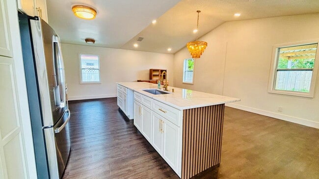 Building Photo - 10303 Pippin Ln