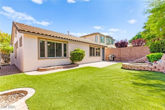 Building Photo - 11764 Golden Moments Ave