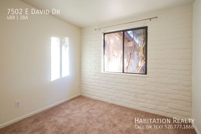Building Photo - 7502 E David Dr
