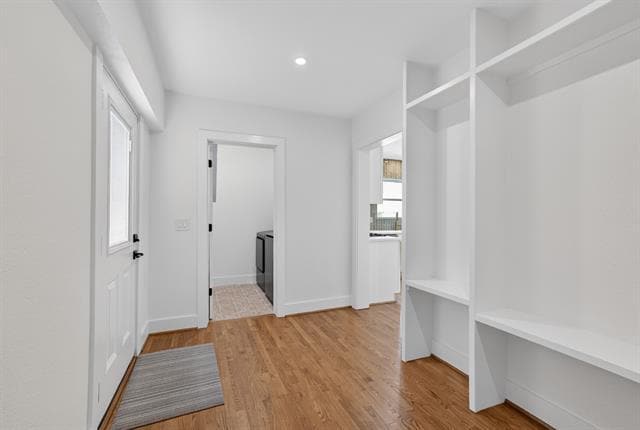 Building Photo - 2560 Rogers Ave