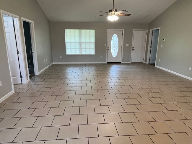 Building Photo - 1430 Avery Ln