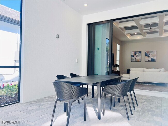 Building Photo - 9124 Raintree St