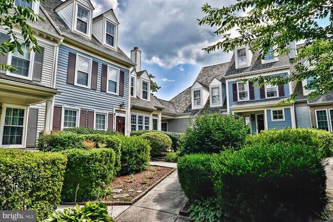 Building Photo - 12817 Mill Brook Ct