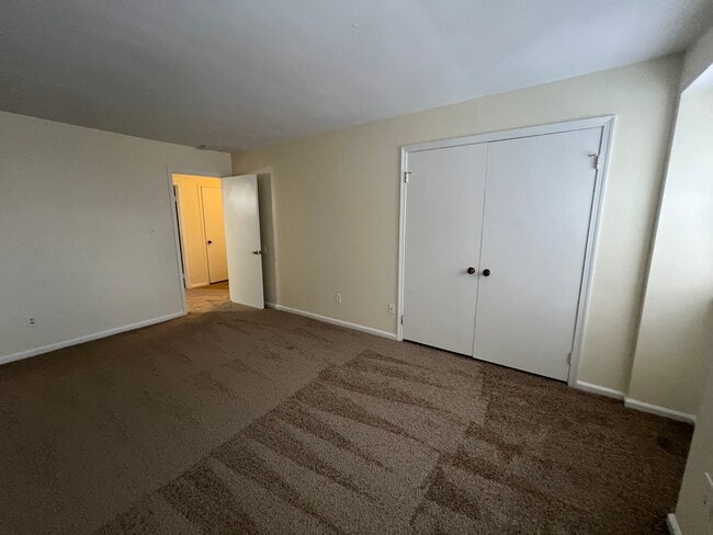 Building Photo - 934 Maryland Ave