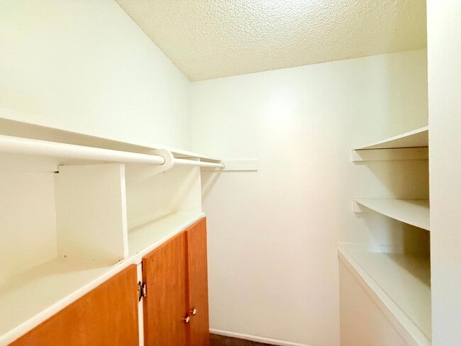 Building Photo - Fantastic Renovated 2 story - 2 bed + 1 ba...