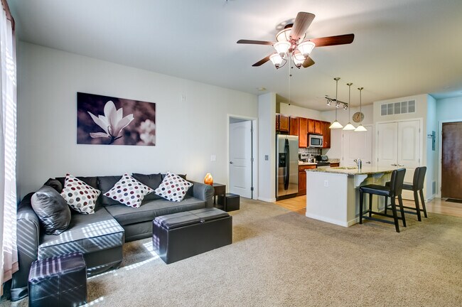 Living Room/Kitchen - 13456 Via Varra