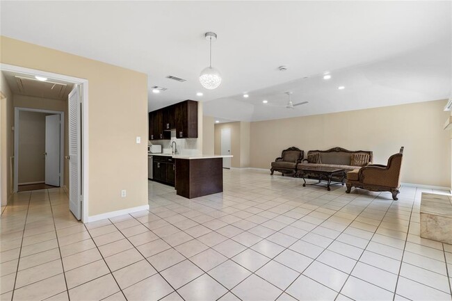 Building Photo - 11122 High Star Dr