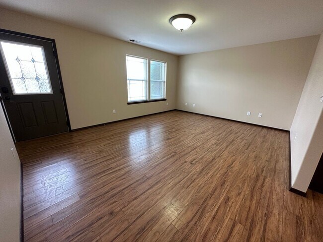 Building Photo - 2100 N Chestnut St